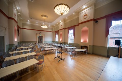 assembly-room-set-up-cabaret-lecture-style-from-the-front